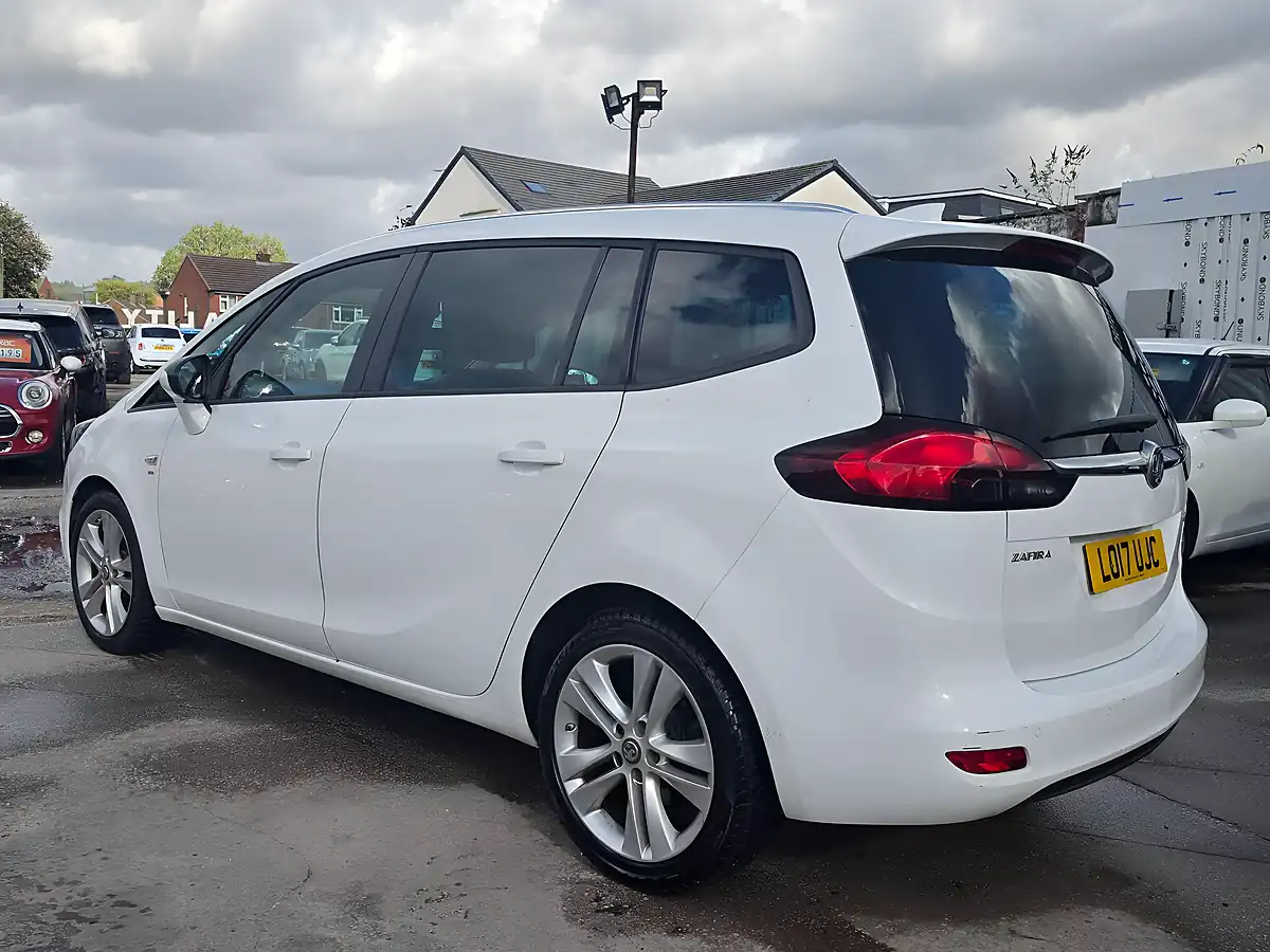 Used 2017 Vauxhall Zafira Tourer Sri Nav White - Interior and Exterior details 5