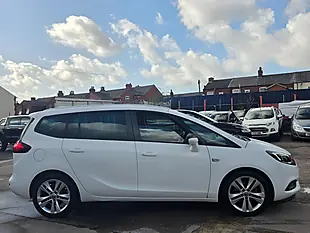 Used 2017 Vauxhall Zafira Tourer Sri Nav White - Interior and Exterior details 7