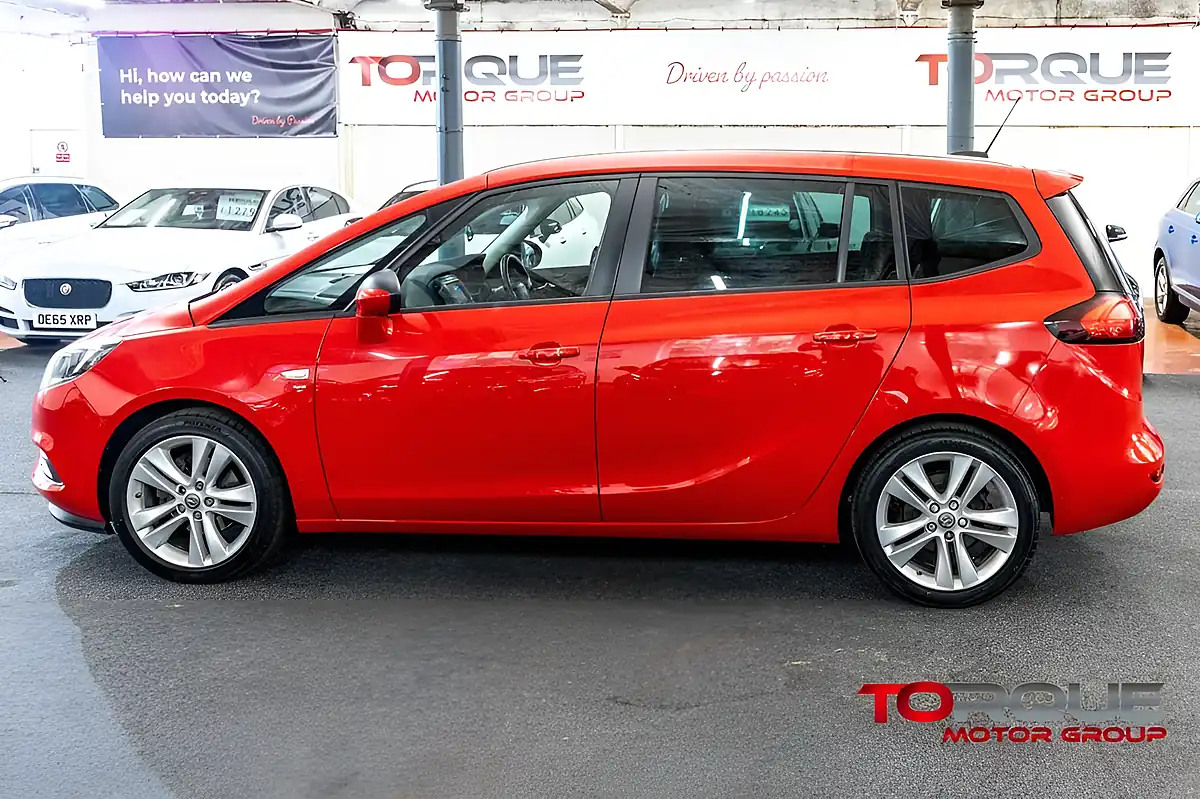 Used 2017 Vauxhall Zafira Tourer Sri Red - Interior and Exterior details 14