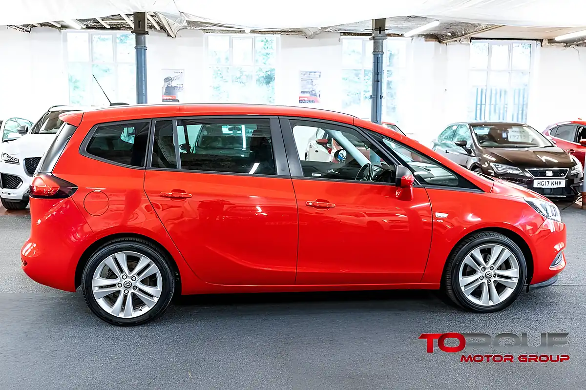 Used 2017 Vauxhall Zafira Tourer Sri Red - Interior and Exterior details 19