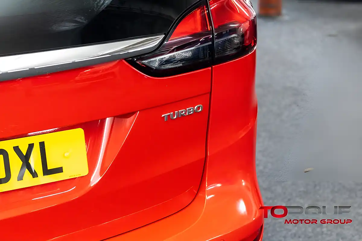 Used 2017 Vauxhall Zafira Tourer Sri Red - Interior and Exterior details 9
