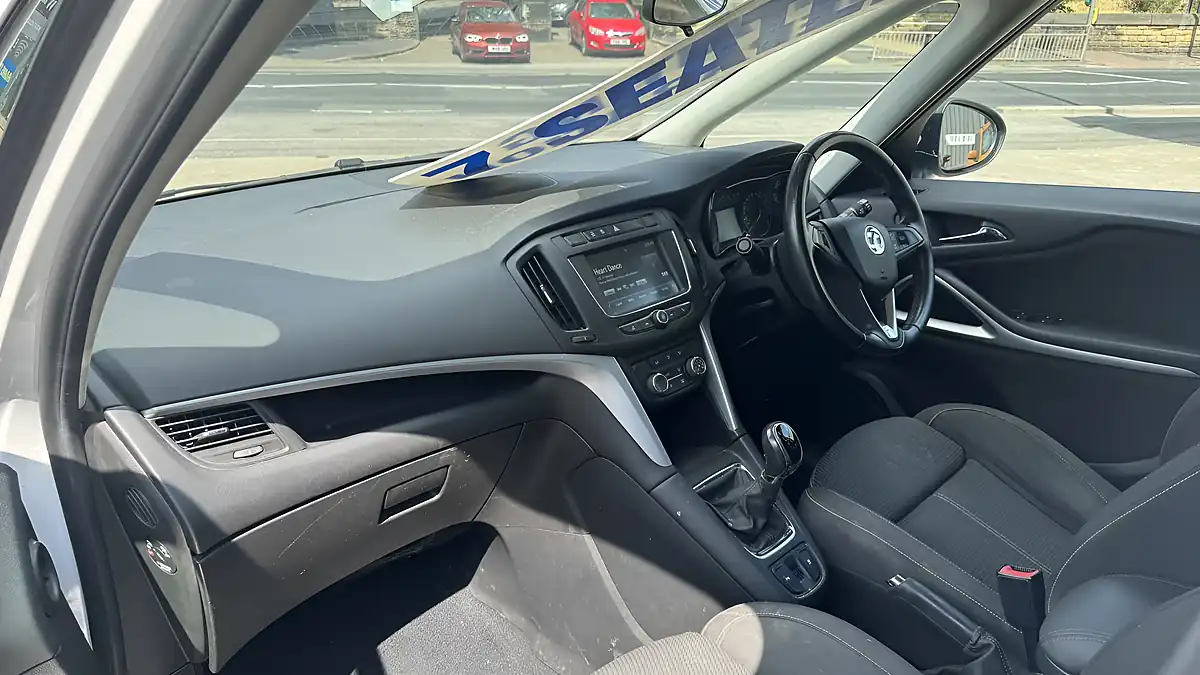 Used 2017 Vauxhall Zafira Tourer Sri White - Interior and Exterior details 2