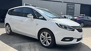 Used 2017 Vauxhall Zafira Tourer Sri White - Interior and Exterior details 6