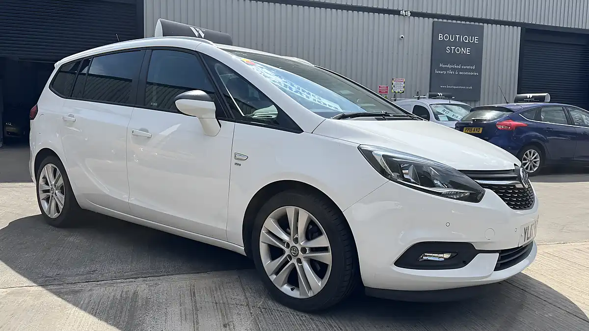 Used 2017 Vauxhall Zafira Tourer Sri White - Interior and Exterior details 6