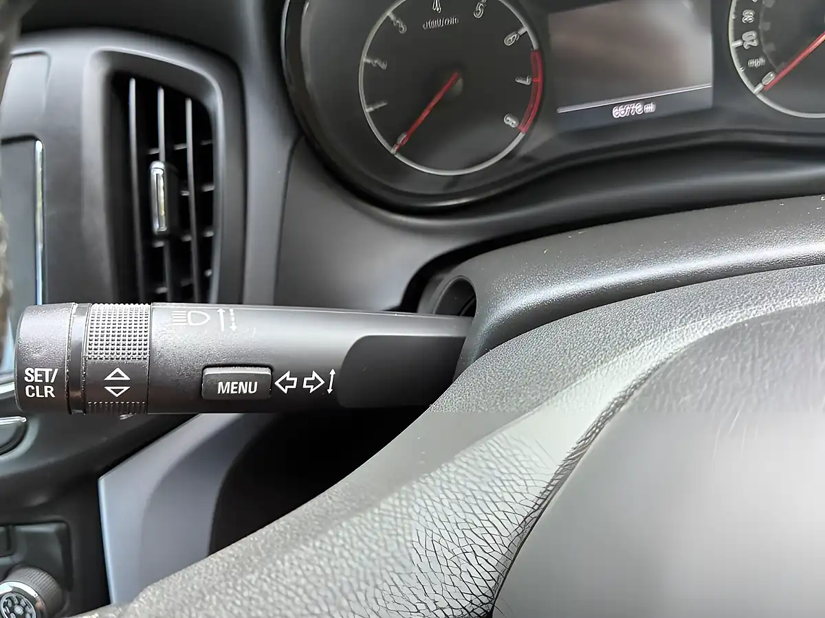 Used 2017 Vauxhall Zafira Tourer Sri White - Interior and Exterior details 12