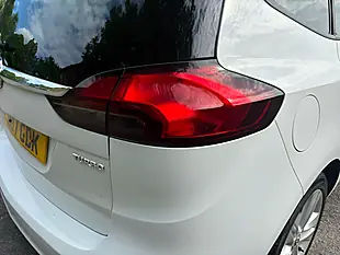 Used 2017 Vauxhall Zafira Tourer Sri White - Interior and Exterior details 18