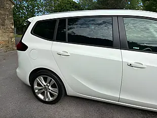 Used 2017 Vauxhall Zafira Tourer Sri White - Interior and Exterior details 19