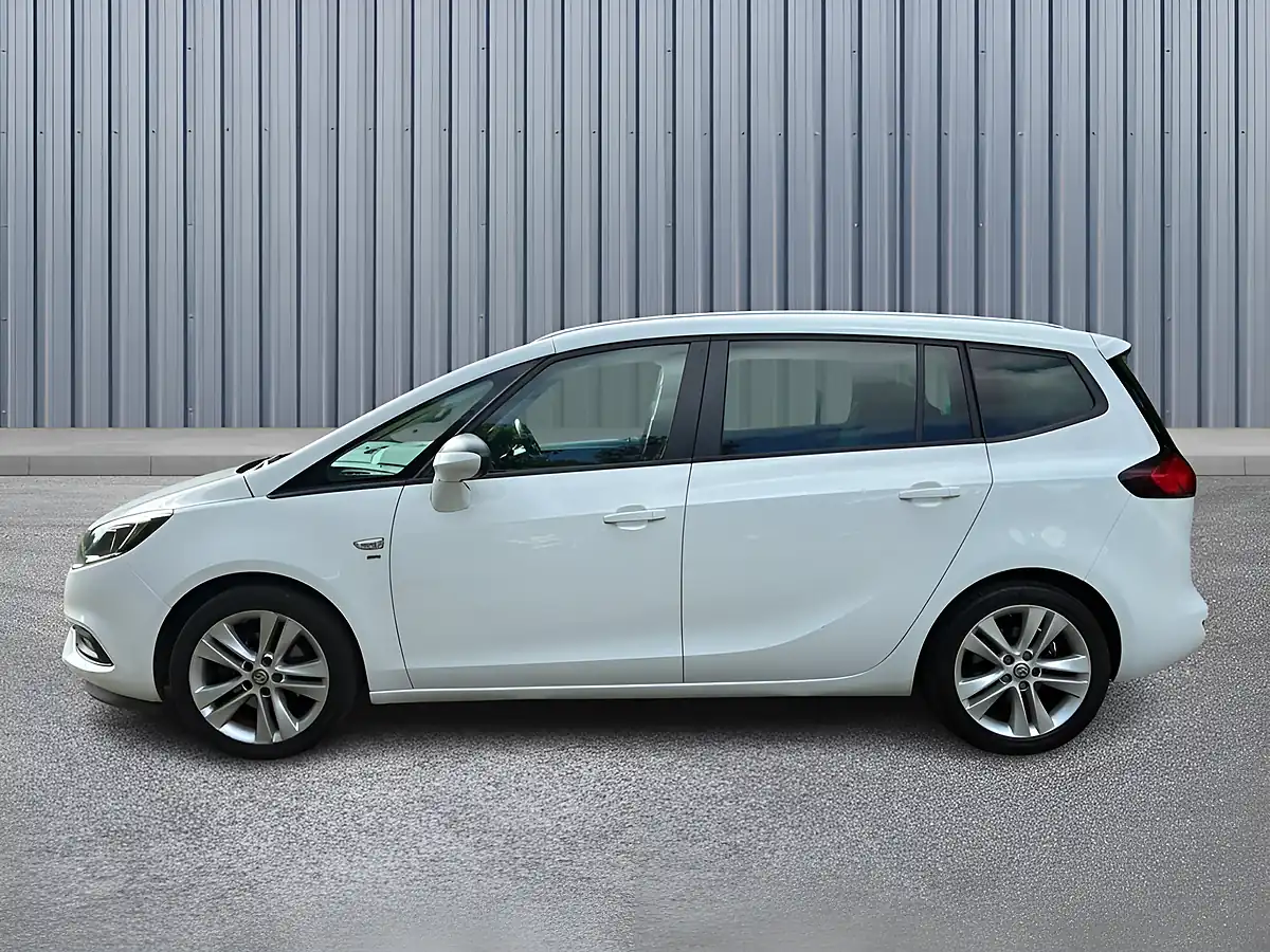Used 2017 Vauxhall Zafira Tourer Sri White - Interior and Exterior details 8