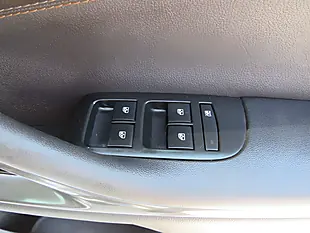 Used 2017 Vauxhall Zafira Tourer Tech Line Nav Silver - Interior and Exterior details 14