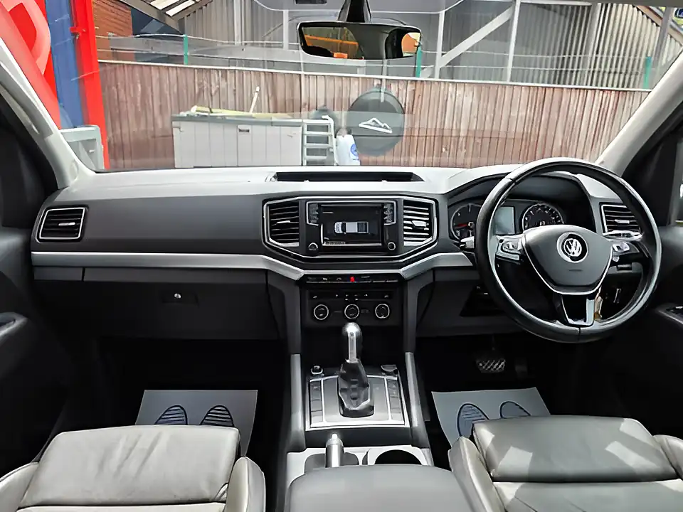 Used 2017 Volkswagen Amarok Highline Black - Interior and Exterior details 10