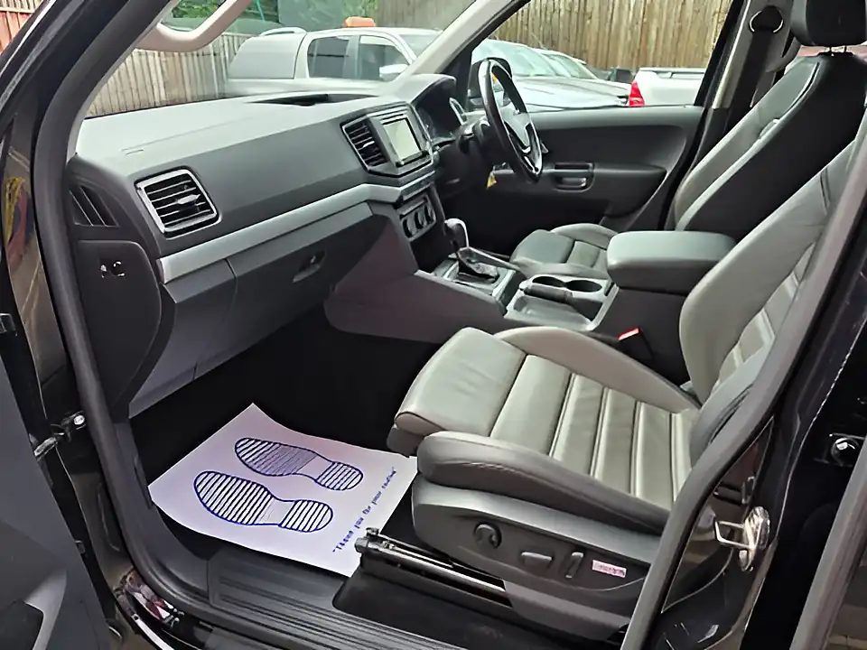 Used 2017 Volkswagen Amarok Highline Black - Interior and Exterior details 12