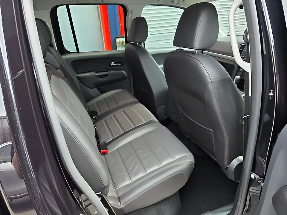 Used 2017 Volkswagen Amarok Highline Black - Interior and Exterior details 13