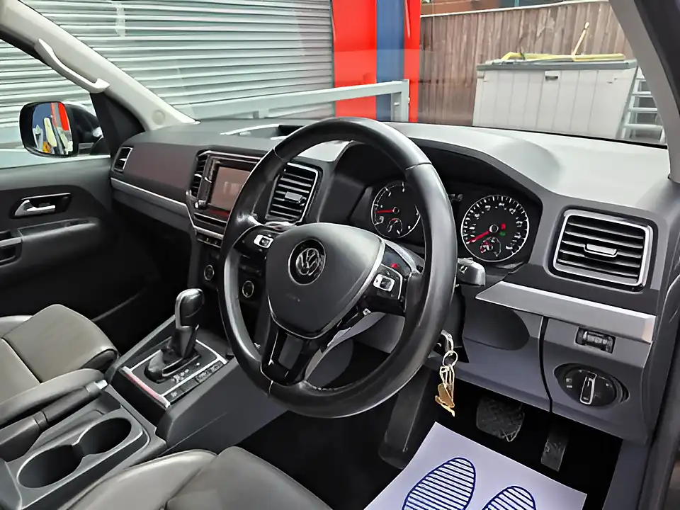 Used 2017 Volkswagen Amarok Highline Black - Interior and Exterior details 16