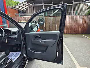 Used 2017 Volkswagen Amarok Highline Black - Interior and Exterior details 17
