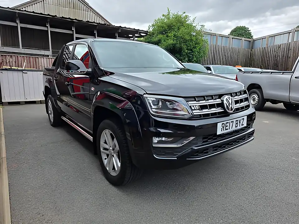 Used 2017 Volkswagen Amarok Highline Black - Interior and Exterior details 3