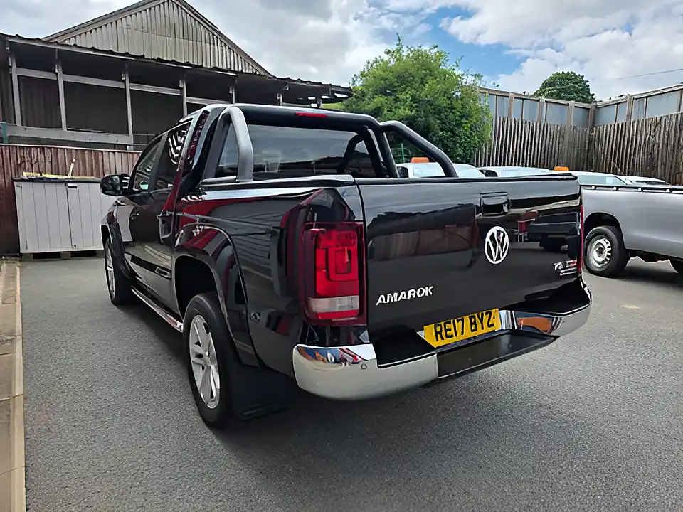 Used 2017 Volkswagen Amarok Highline Black - Interior and Exterior details 6