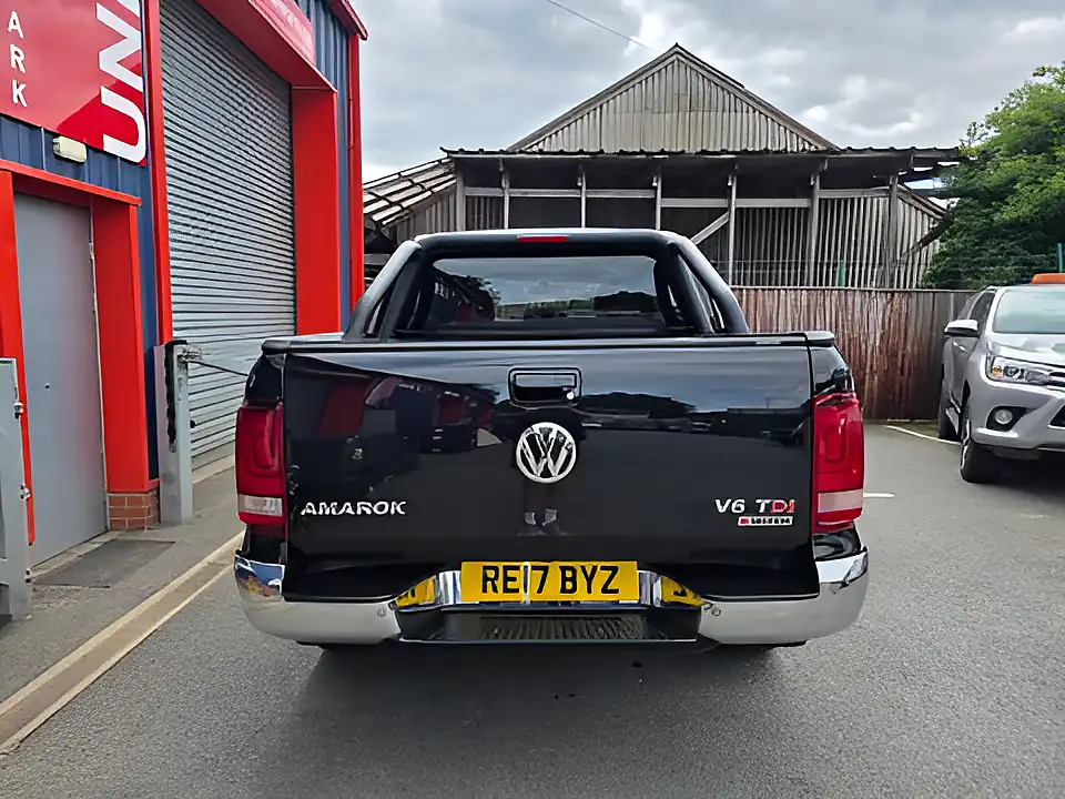 Used 2017 Volkswagen Amarok Highline Black - Interior and Exterior details 7