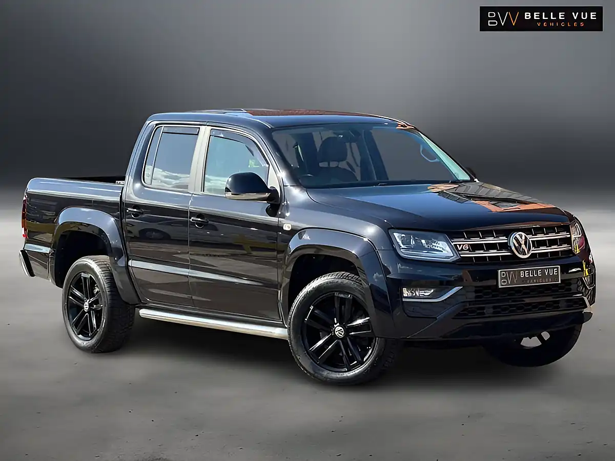 Used 2017 Volkswagen Amarok Highline Deep Black - Front View