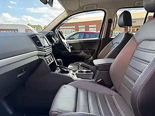 Used 2017 Volkswagen Amarok Highline Deep Black - Interior and Exterior details 14