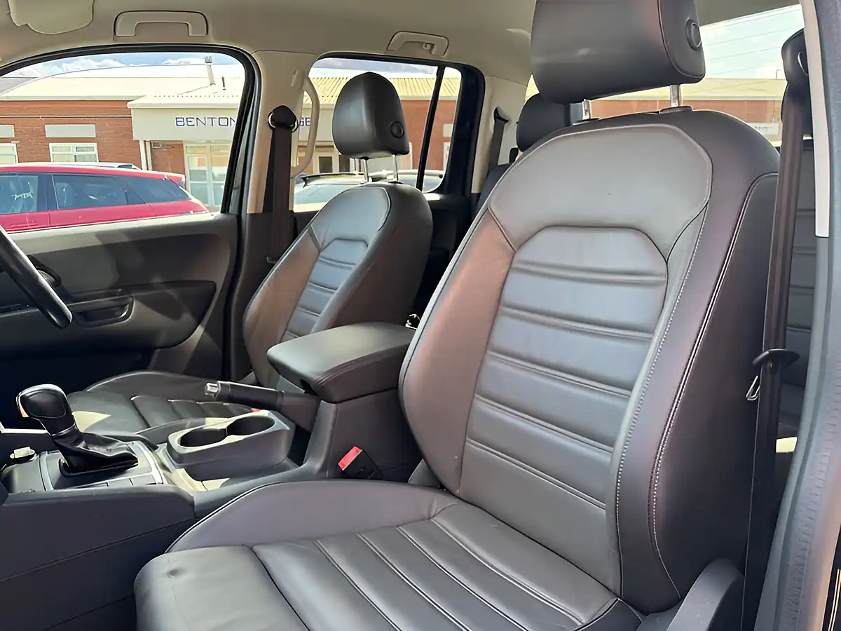 Used 2017 Volkswagen Amarok Highline Deep Black - Interior and Exterior details 15