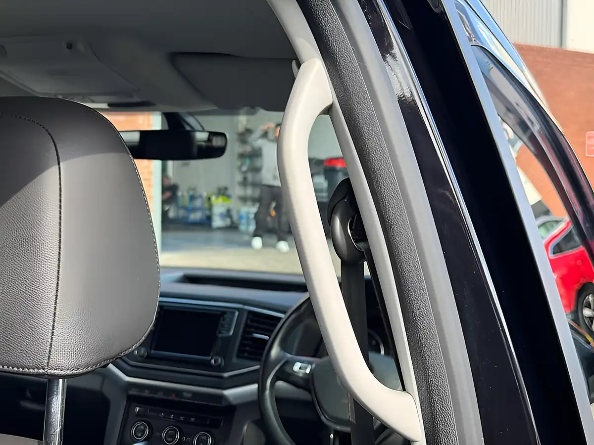 Used 2017 Volkswagen Amarok Highline Deep Black - Interior and Exterior details 19