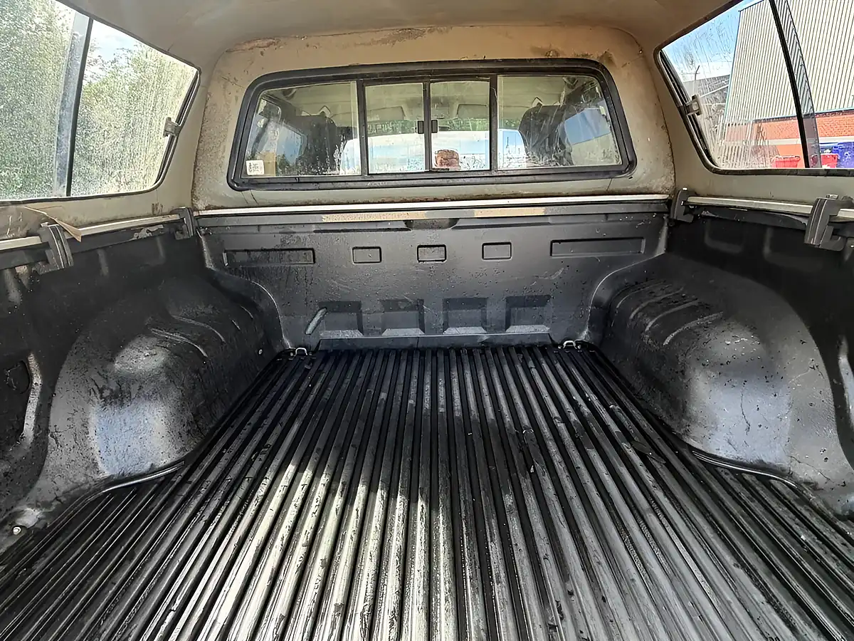 Used 2017 Volkswagen Amarok Highline Grey - Interior and Exterior details 19
