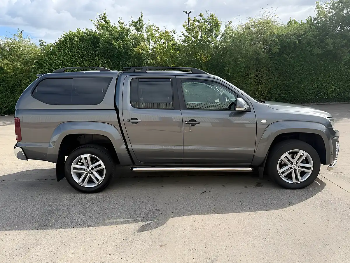 Used 2017 Volkswagen Amarok Highline Grey - Interior and Exterior details 5