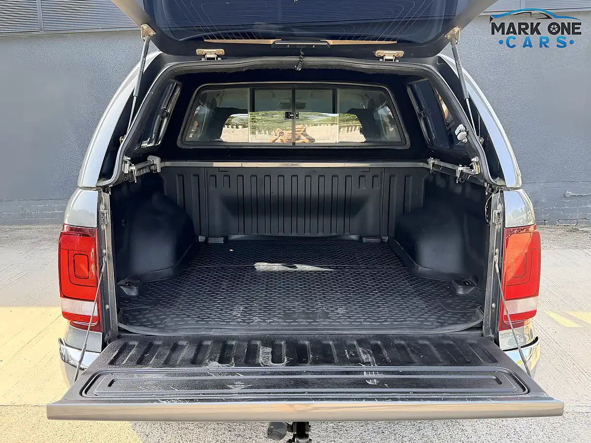 Used 2017 Volkswagen Amarok Highline Grey - Interior and Exterior details 11