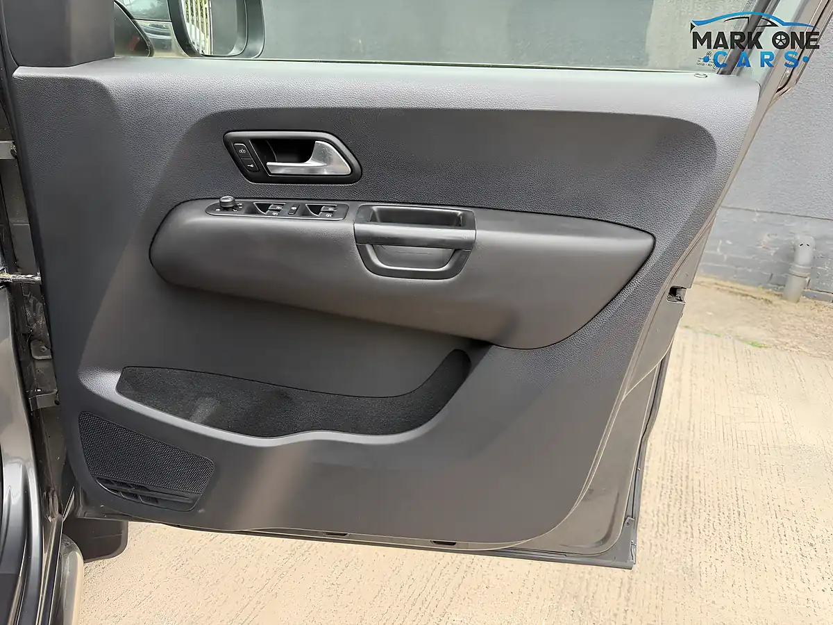 Used 2017 Volkswagen Amarok Highline Grey - Interior and Exterior details 19
