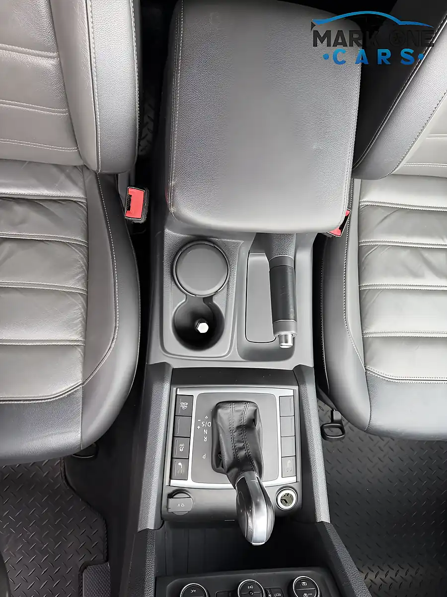 Used 2017 Volkswagen Amarok Highline Grey - Interior and Exterior details 20