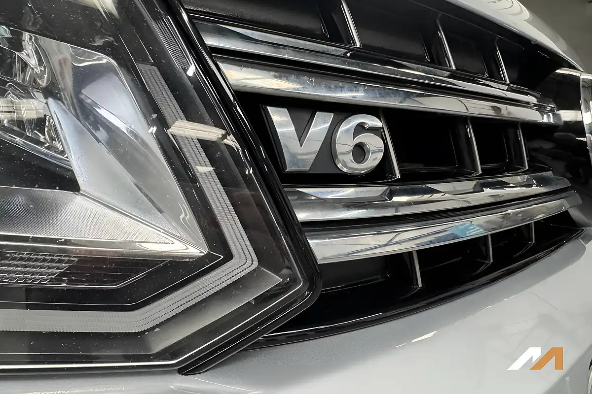 Used 2017 Volkswagen Amarok Highline Silver - Interior and Exterior details 11