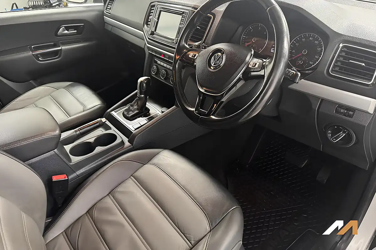 Used 2017 Volkswagen Amarok Highline Silver - Interior and Exterior details 2