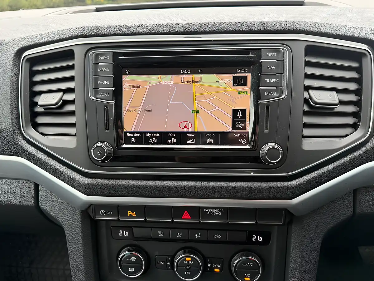 Used 2017 Volkswagen Amarok Highline Silver - Interior and Exterior details 18