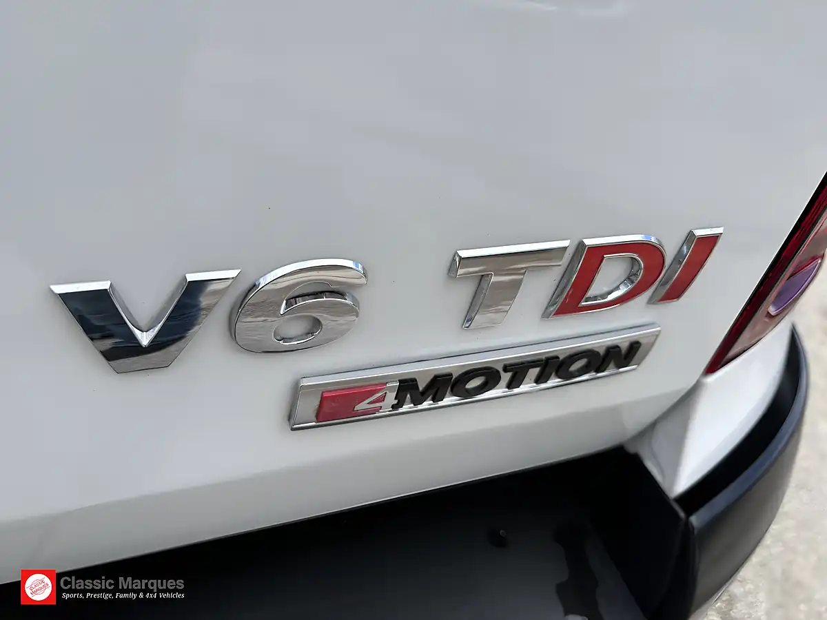 Used 2017 Volkswagen Amarok Highline White - Interior and Exterior details 10