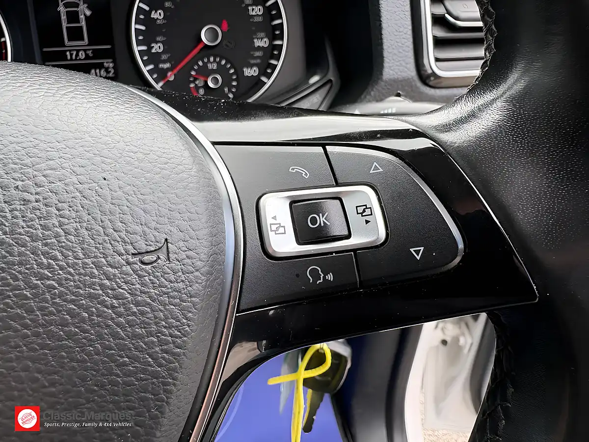 Used 2017 Volkswagen Amarok Highline White - Interior and Exterior details 16