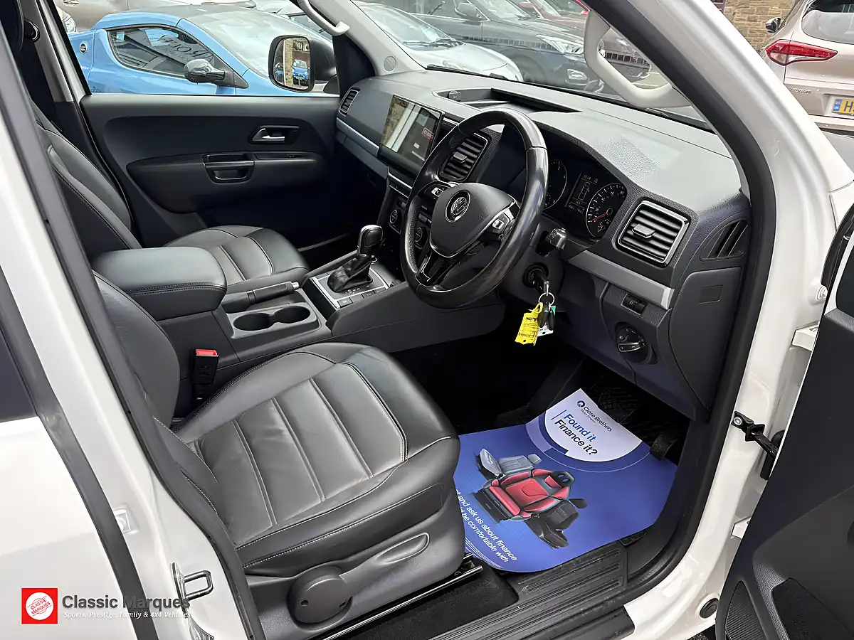 Used 2017 Volkswagen Amarok Highline White - Interior and Exterior details 2