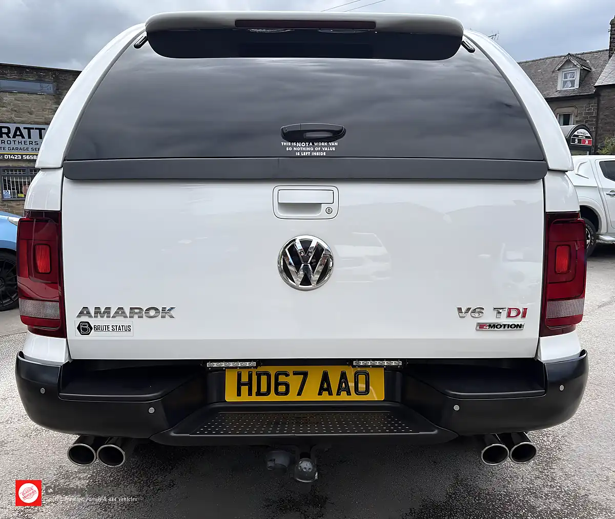 Used 2017 Volkswagen Amarok Highline White - Interior and Exterior details 9