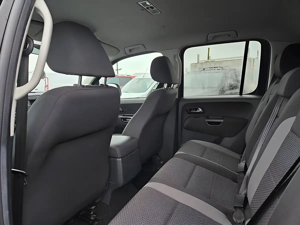 Used 2017 Volkswagen Amarok Trendline Black - Interior and Exterior details 10