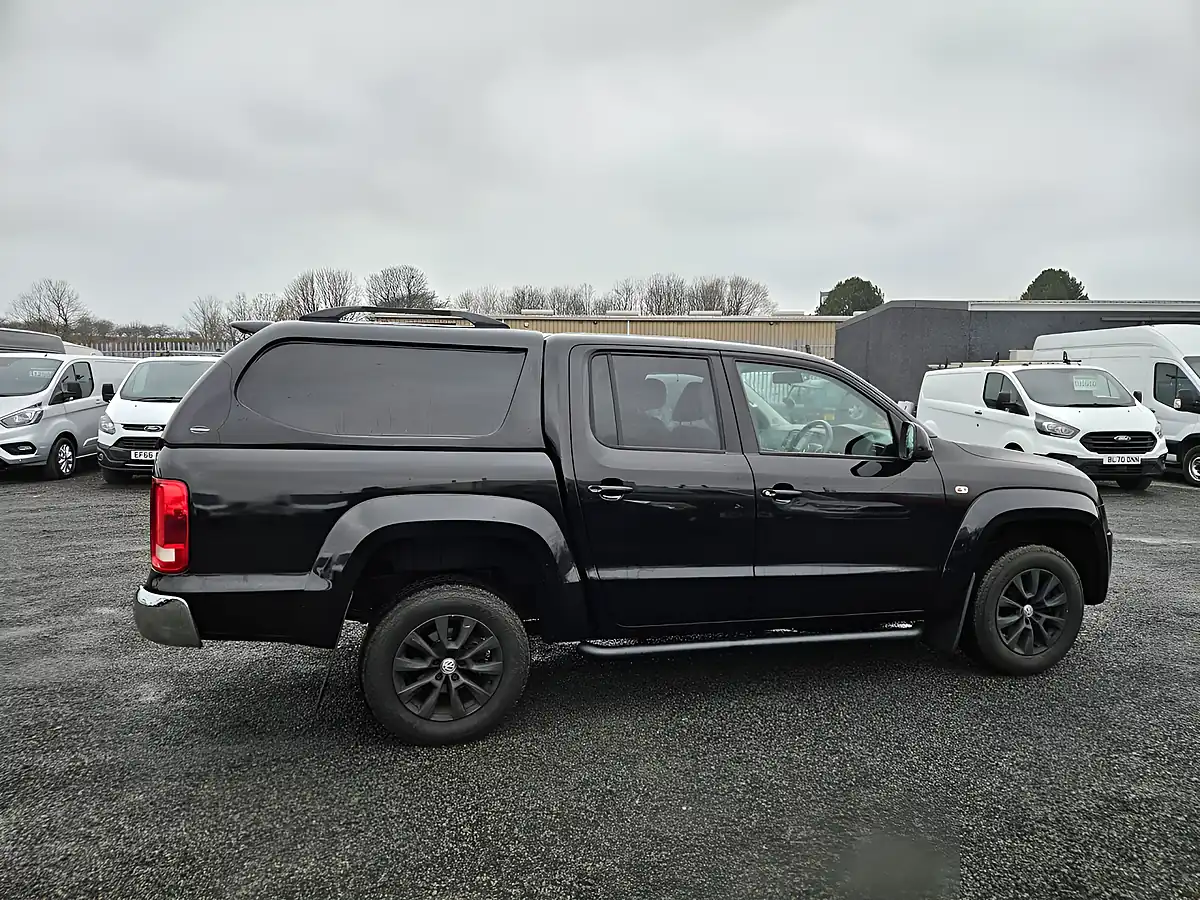 Used 2017 Volkswagen Amarok Trendline Black - Interior and Exterior details 2