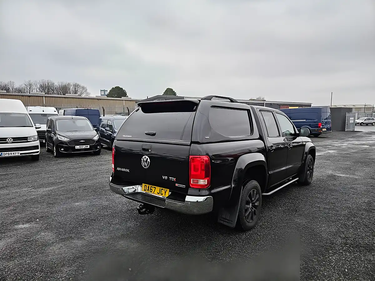 Used 2017 Volkswagen Amarok Trendline Black - Interior and Exterior details 8