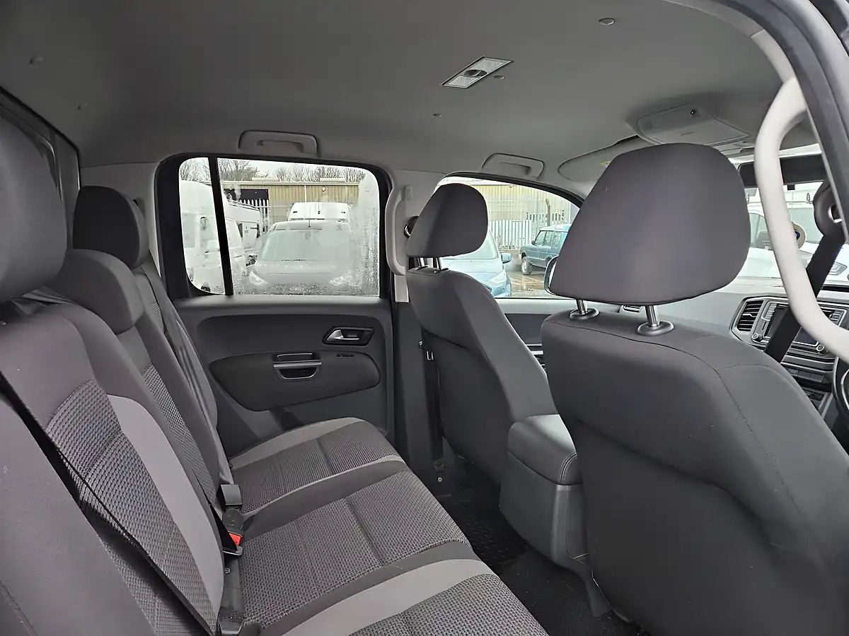 Used 2017 Volkswagen Amarok Trendline Black - Interior and Exterior details 9