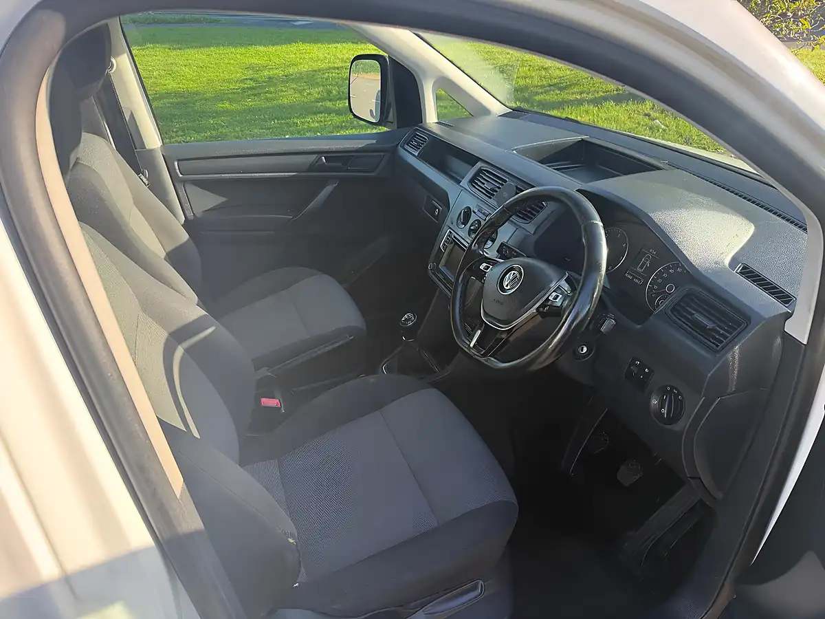 Used 2017 Volkswagen Caddy Bluemotion Tech Startline Swb White - Interior and Exterior details 12