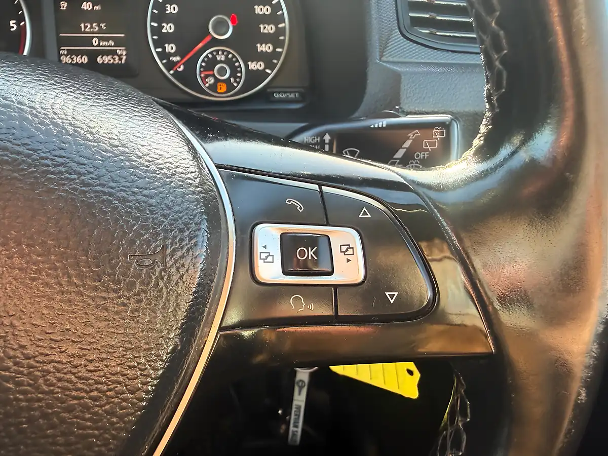 Used 2017 Volkswagen Caddy Bluemotion Tech Startline Swb White - Interior and Exterior details 17