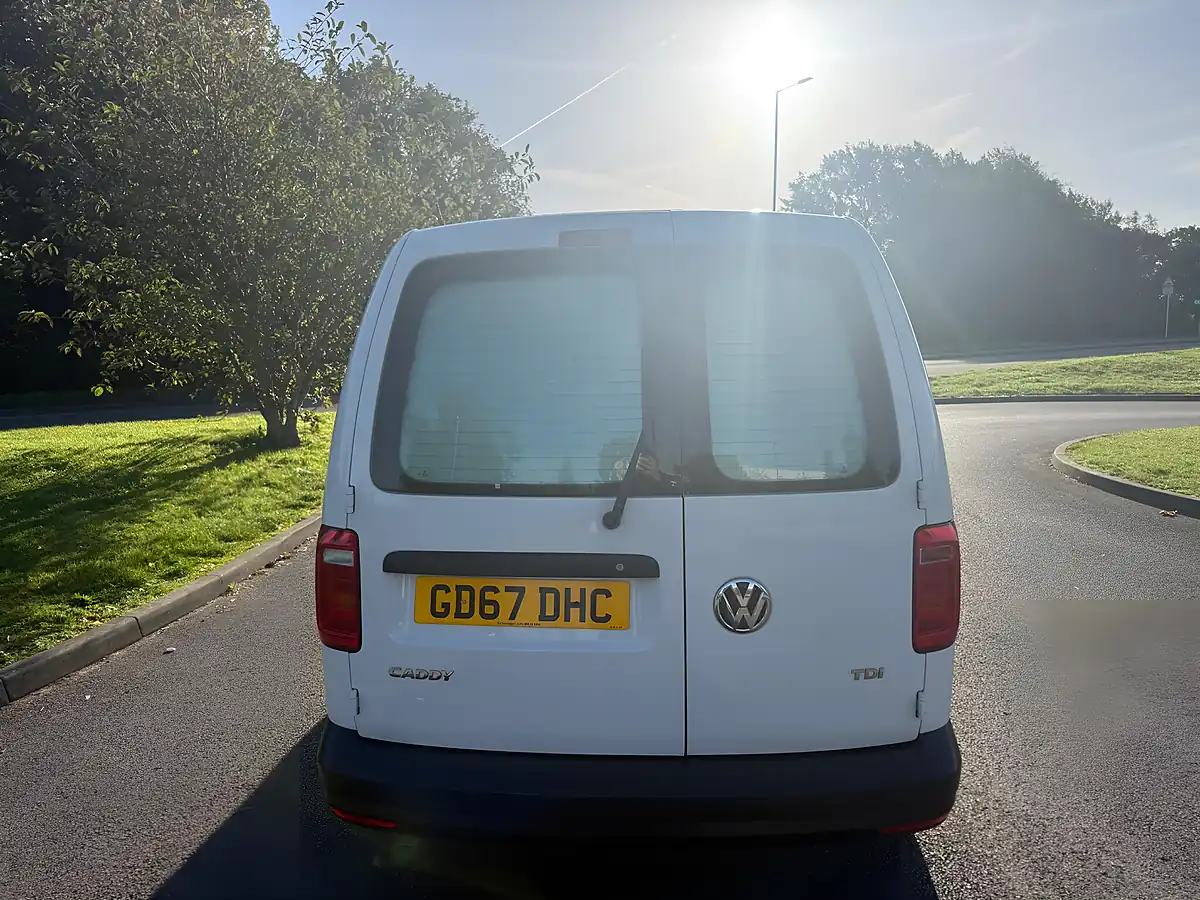 Used 2017 Volkswagen Caddy Bluemotion Tech Startline Swb White - Interior and Exterior details 4