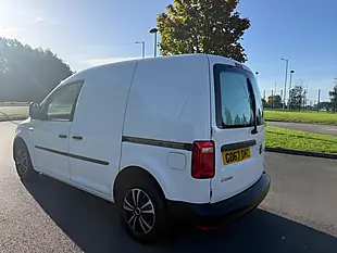 Used 2017 Volkswagen Caddy Bluemotion Tech Startline Swb White - Interior and Exterior details 5