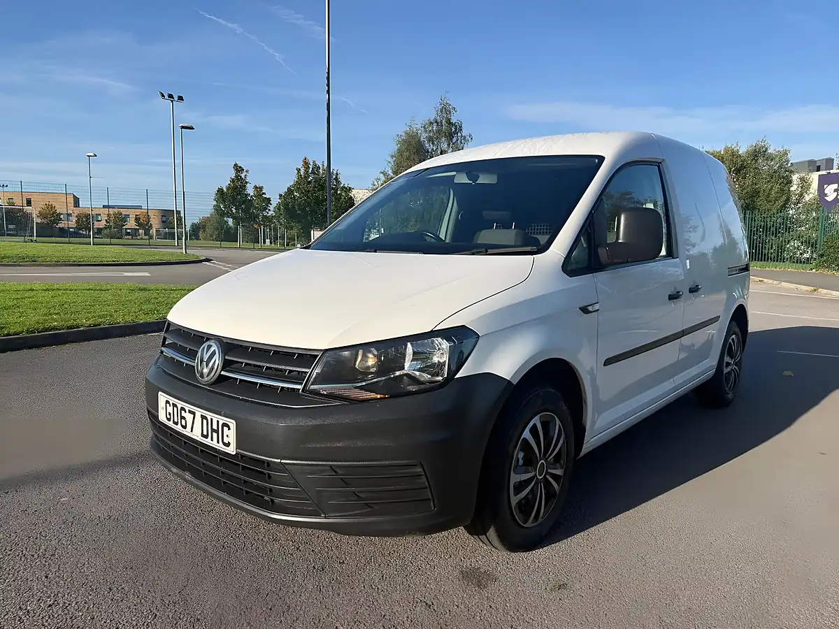 Used 2017 Volkswagen Caddy Bluemotion Tech Startline Swb White - Interior and Exterior details 7