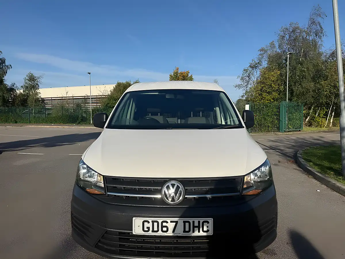 Used 2017 Volkswagen Caddy Bluemotion Tech Startline Swb White - Interior and Exterior details 8