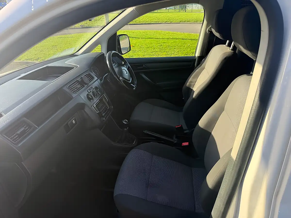 Used 2017 Volkswagen Caddy Bluemotion Tech Startline Swb White - Interior and Exterior details 9