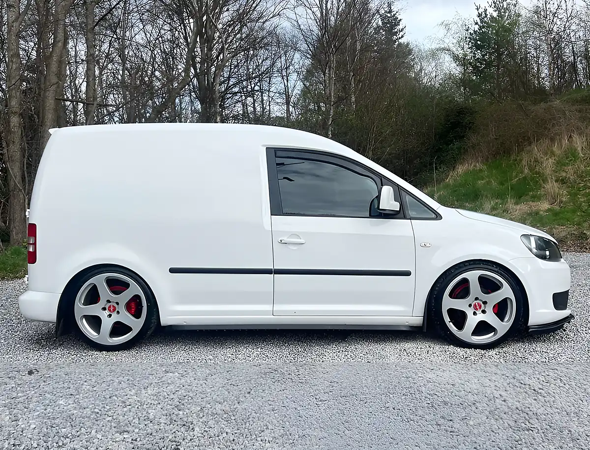 Used 2017 Volkswagen Caddy C20 Startline Candy White - Interior and Exterior details 2
