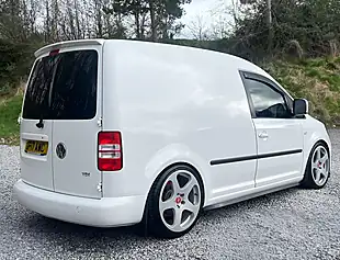 Used 2017 Volkswagen Caddy C20 Startline Candy White - Interior and Exterior details 3